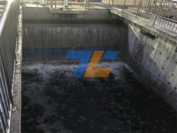 山東污水廠活性炭翻板濾池U型濾管施工